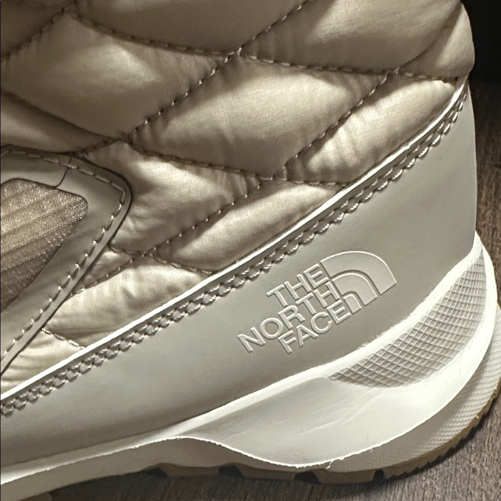 The North Face Thermoball Progressive Zip 2 Waterproof Booties Size 7 NWOT - Picture 4 of 16